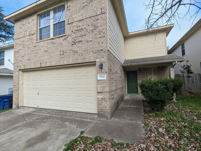 Foto del edificio - 3 Bed / 2 Bath Home with Private Backyard