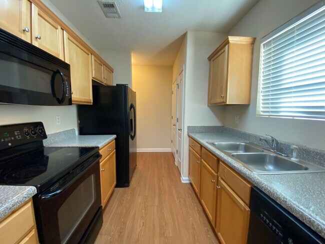 Foto del edificio - BRIDGEWATER HOME! PRE-LEASING FOR JULY 10TH!
