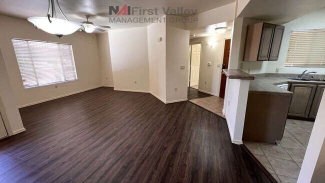 Building Photo - 2 Bedrooms, 2 Baths