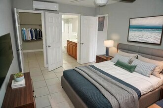 Building Photo - 5141 NE 18th Ave