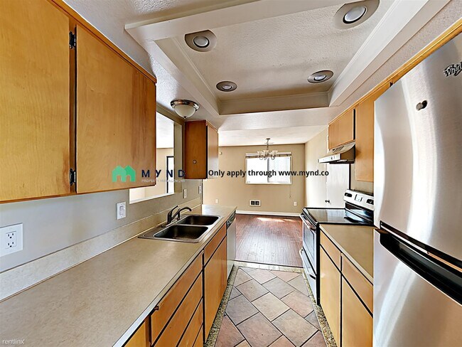 Building Photo - 3 br, 1 bath House - 4814 S 49th St