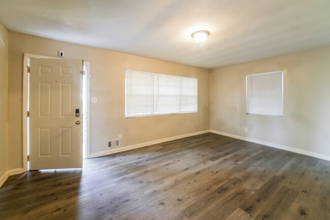 Building Photo - 3946 Creel Dr