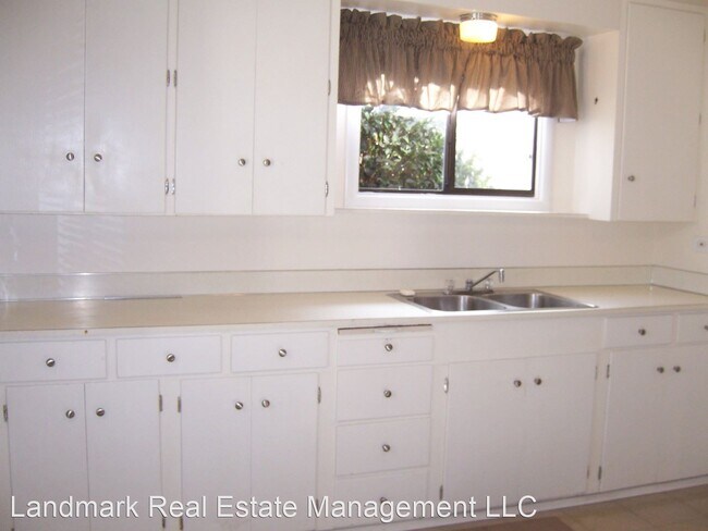 Building Photo - 2 br, 1.5 bath House - 3711 York Street