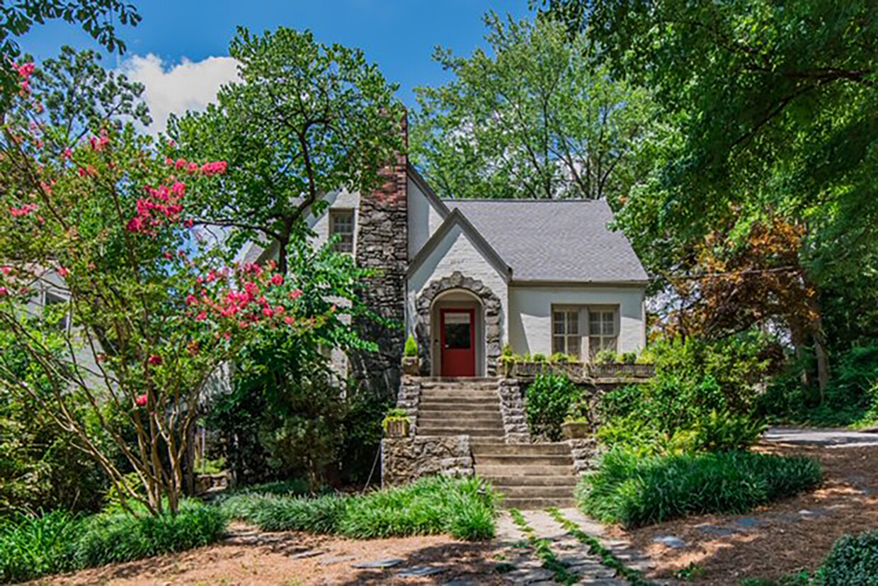 Foto principal - 2664 Acorn Ave NE