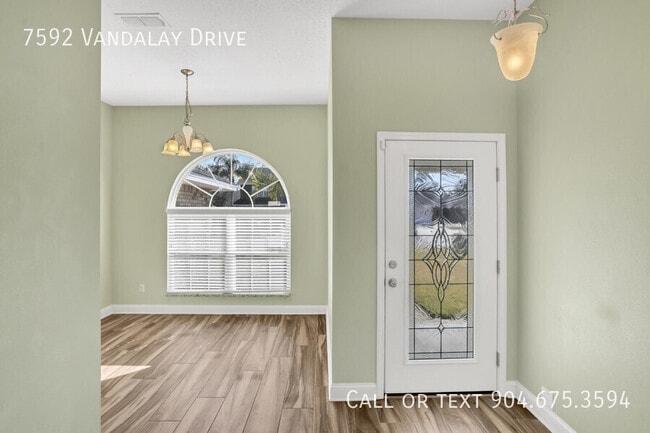 Foto del edificio - 7592 Vandalay Dr