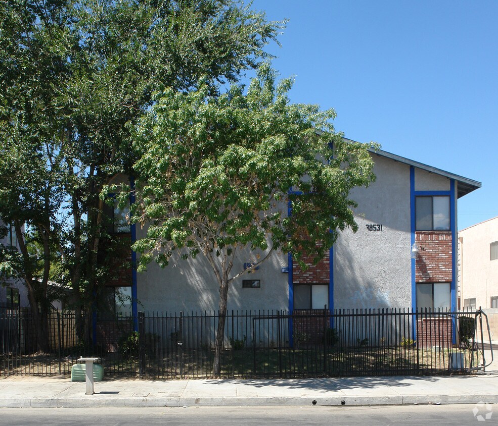 Building Photo - 38531 5th St E