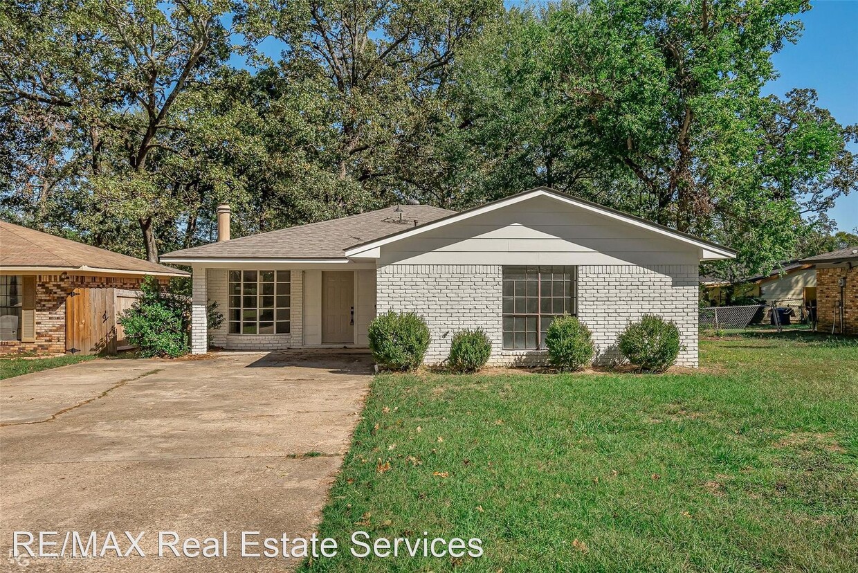 Primary Photo - 3 br, 2 bath House - 4261 Hermosa