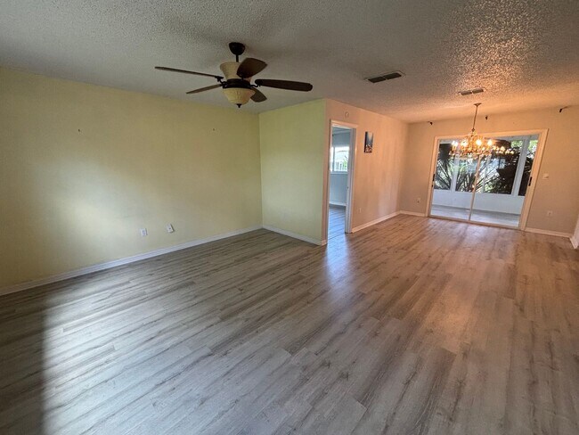 Foto del edificio - 6366 SW 115th Street Rd