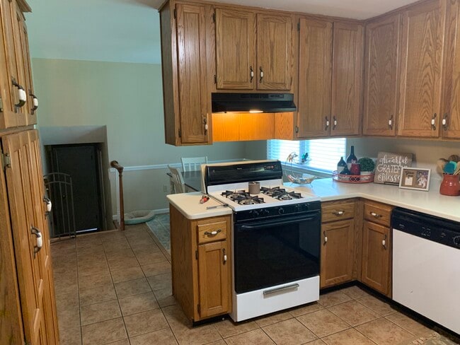 Building Photo - 3055 Speicher Cir