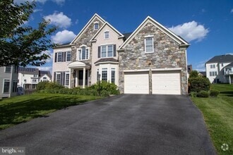 Building Photo - 5213 Carson Ct