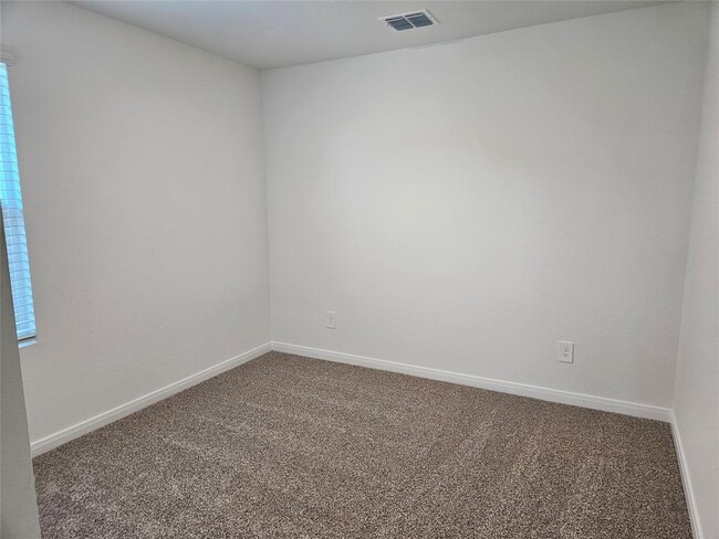 Building Photo - 298 Denali Dr