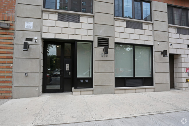 Building Photo - 318 E 112th St