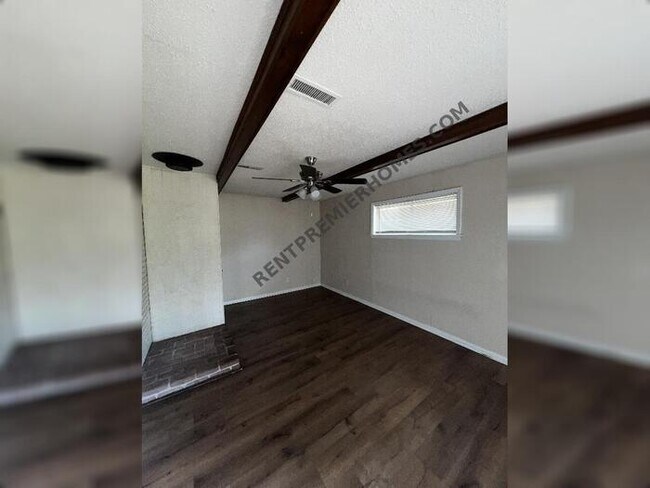 Building Photo - 2108 Seminole Trail