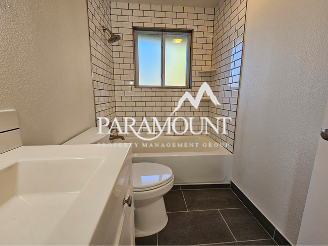 Foto del edificio - Newly remodeled 3 bedroom gem in Port Orchard