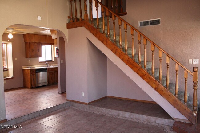 Foto del edificio - 1528 Sierra De Oro Dr