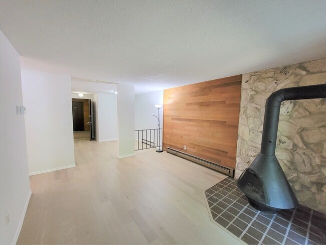 Photo - 1BD/1BA Bellevue Condo Across from Microsoft