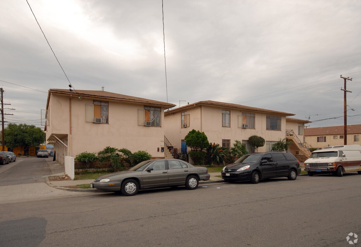 Building Photo - 306 S Hillview Ave