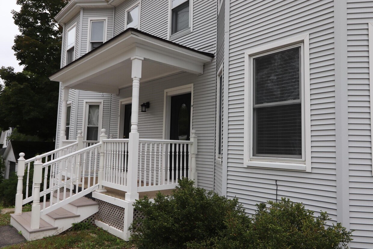 20 Whipple Rd Unit 20A, Kittery, ME 03904 Room for Rent in Kittery