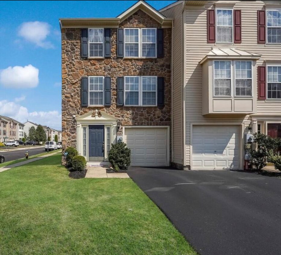 701 Waterway Ct, Quakertown, PA 18951 Townhome Rentals in Quakertown