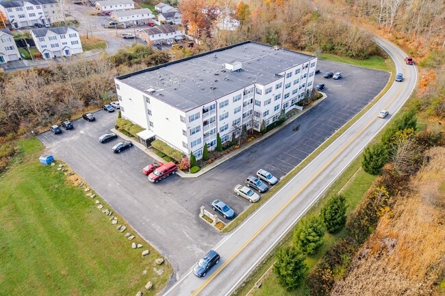 Building Photo - The Suites at West Park