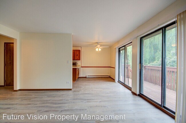 Building Photo - 2 br, 1.5 bath House - 4432 Arbor Circle #6