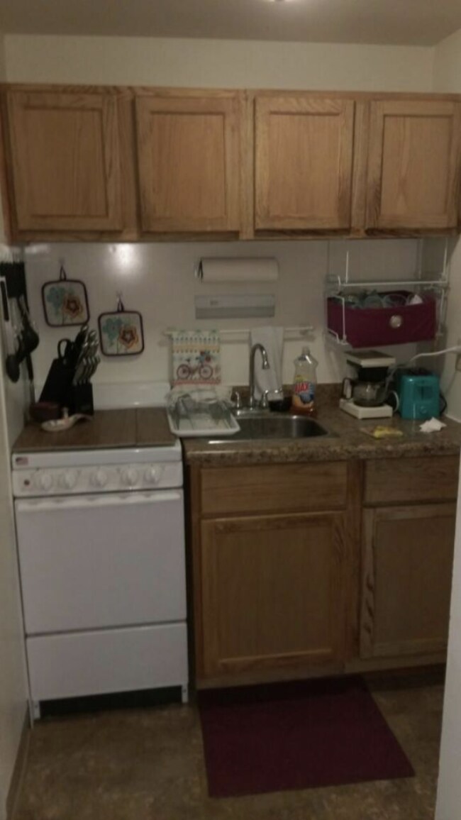 Foto del edificio - 1701 Blossom Ln