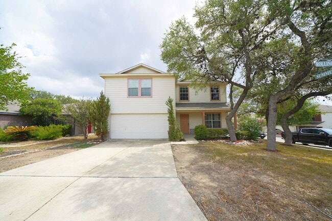 Building Photo - Lovely Oak Crest Rental Now Available!