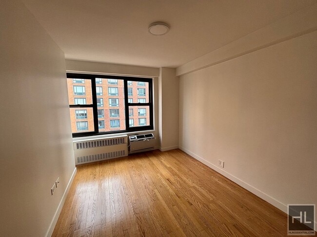 Building Photo - Fourth Avenue