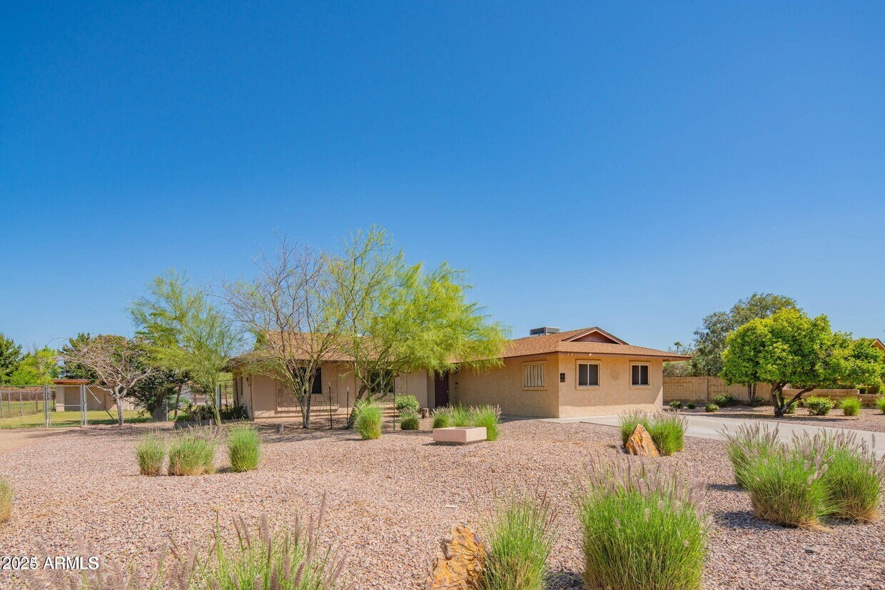 Foto principal - 5210 W Monte Cristo Ave