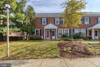 Building Photo - 4638 30th Rd S