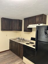 Building Photo - 5 C Grove St