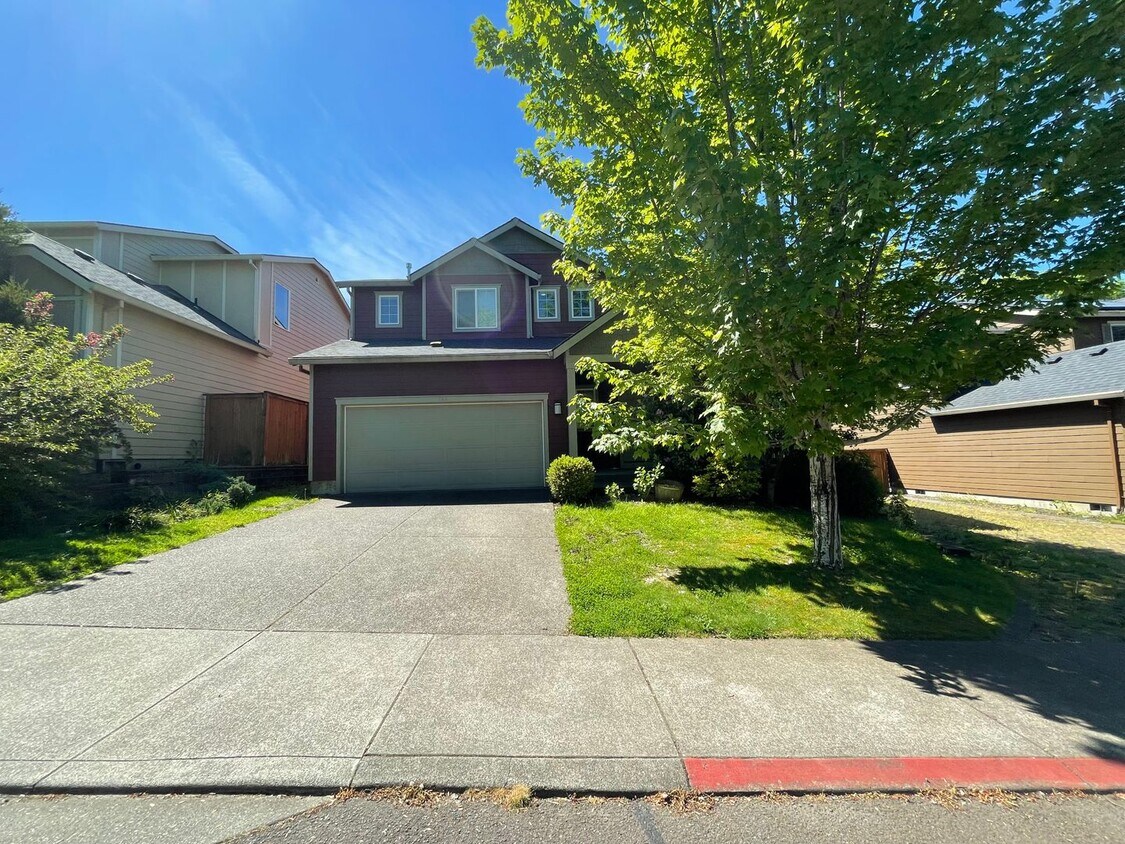 Primary Photo - Beautiful 5 Bedroom Single Family Home wit...
