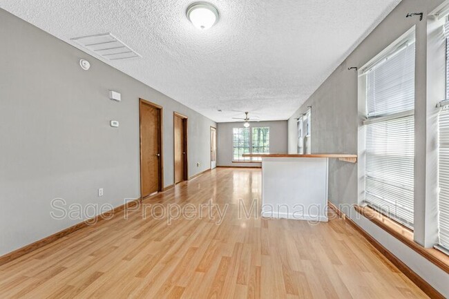 Building Photo - 5138 Cumberland Cove Dr