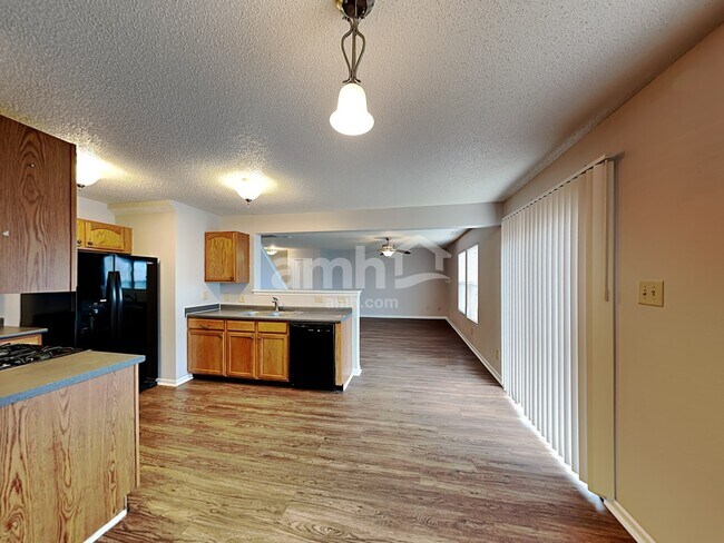 Foto del edificio - 1779 Feather Reed Ln