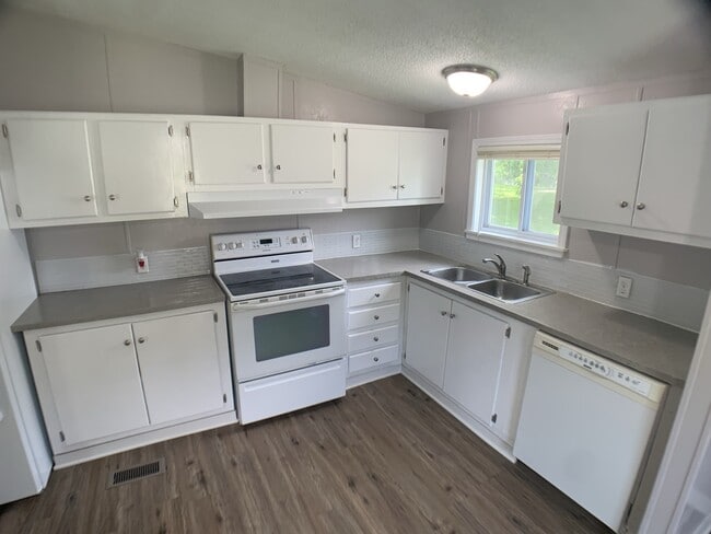 Foto del edificio - 4202 NE 3rd St