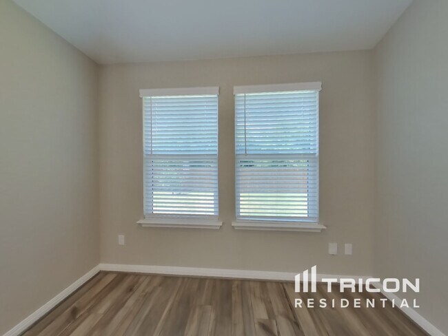 Foto del edificio - 13531 Emerson Wy