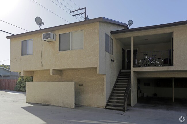 Building Photo - 6324-6326 Comstock Ave