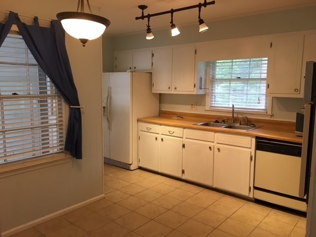 Building Photo - Beautiful Brick Home in Valdosta