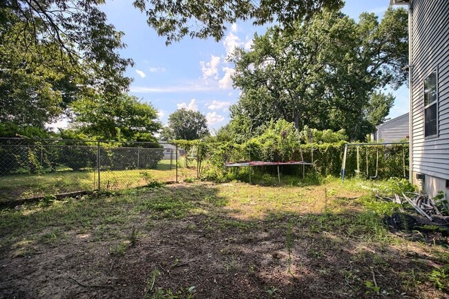 Building Photo - 18 Lundy Ln