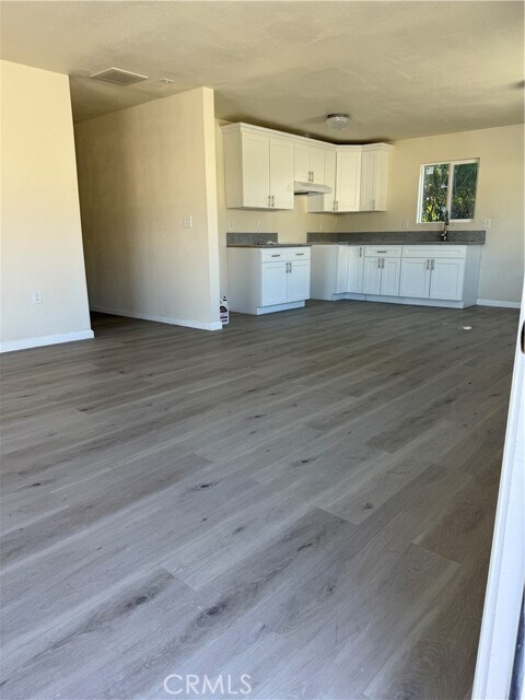 Foto del edificio - 17055 San Bernardino Ave