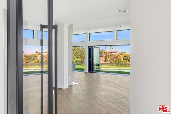 Building Photo - 16900 Enchanted Pl