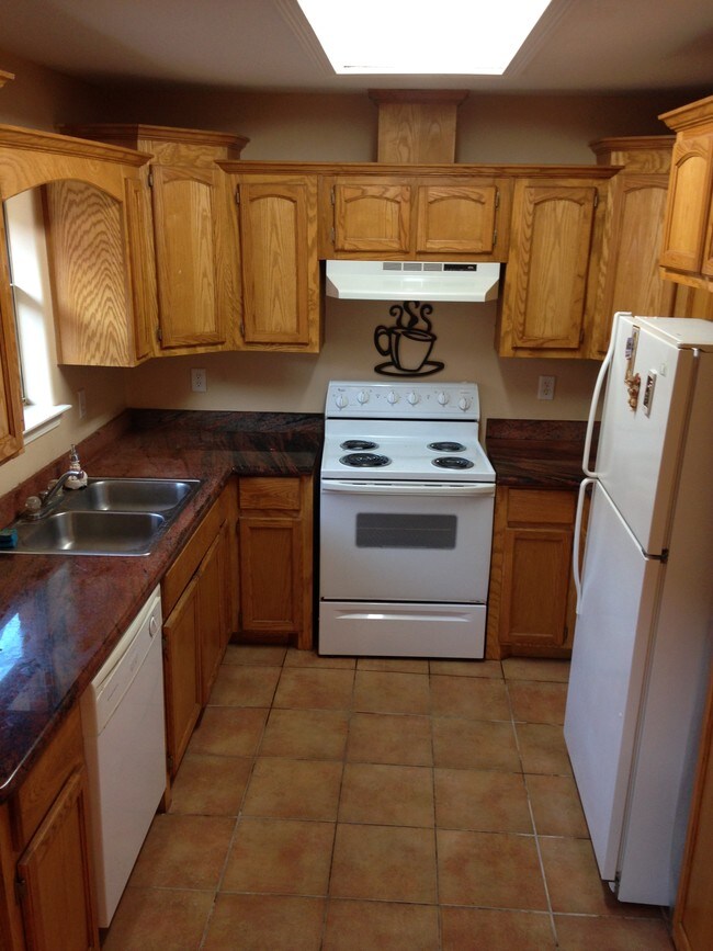Building Photo - 614 S O'Hare Dr