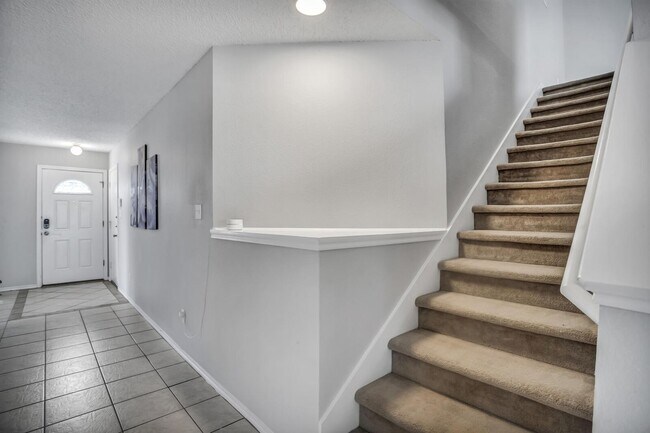 Foto del edificio - 7900 Bramble Bush Dr