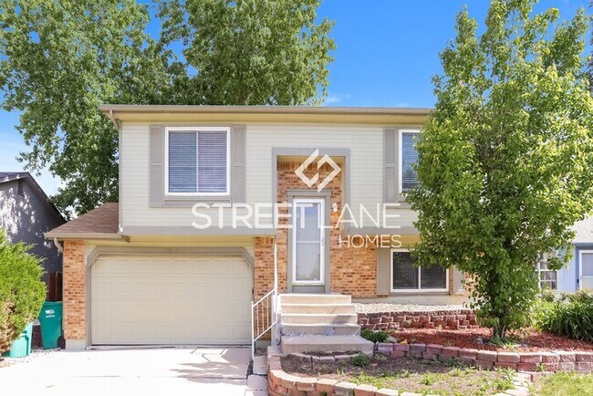 Building Photo - Beautiful 3 Bedroom 2 Bathroom Home in Aur...