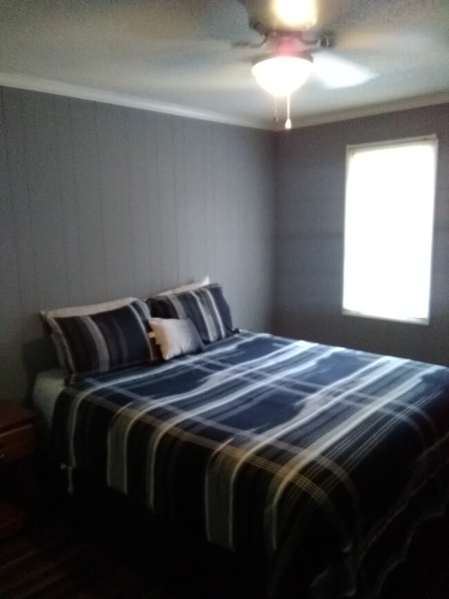 Building Photo - 197 Hughes St