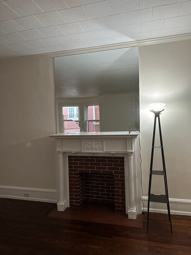 Foto del edificio - 825 Columbia Ave