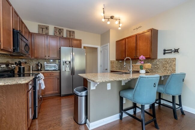 Building Photo - 7205 Riverfront Dr