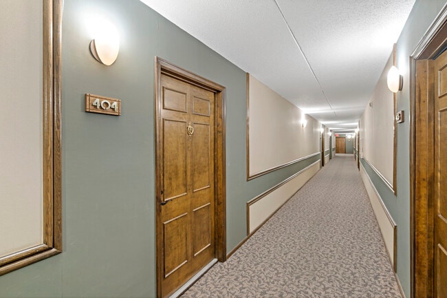 Building Photo - 6730 Vernon Ave S