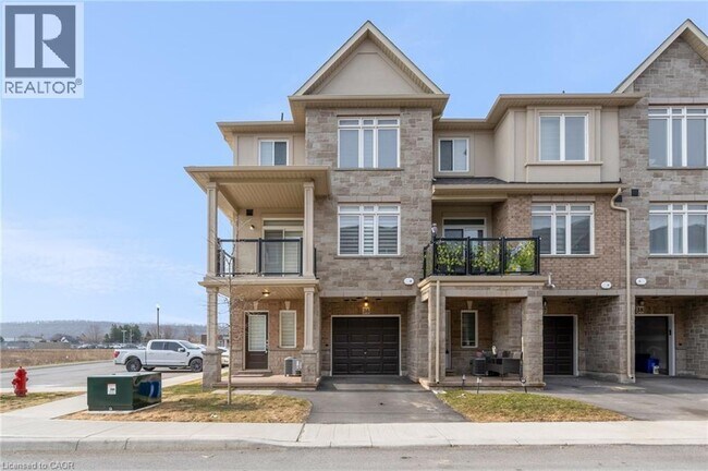 Building Photo - 40 Zinfandel Dr