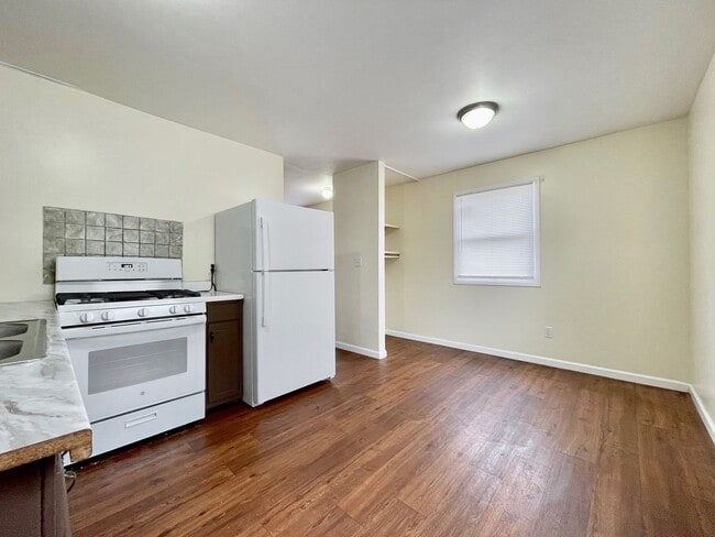 Building Photo - Three Bedroom Home in Muskegon
